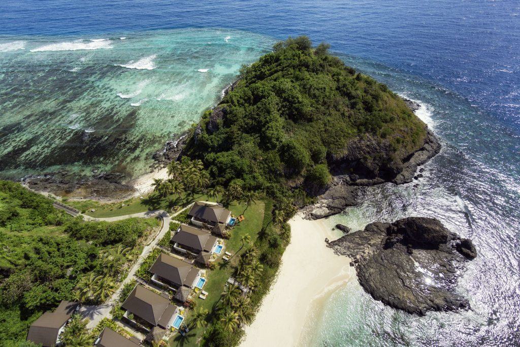 Aerial Villas both beaches, Matamanoa Island Resort