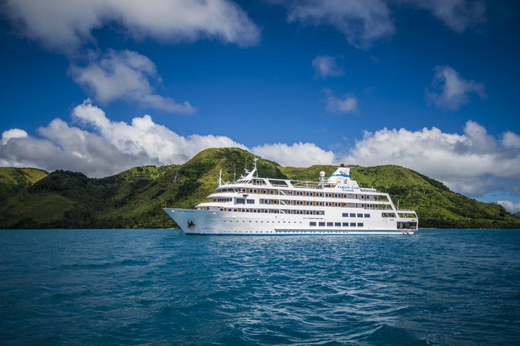 Reef Endeavor -- Captain Cook Cruises